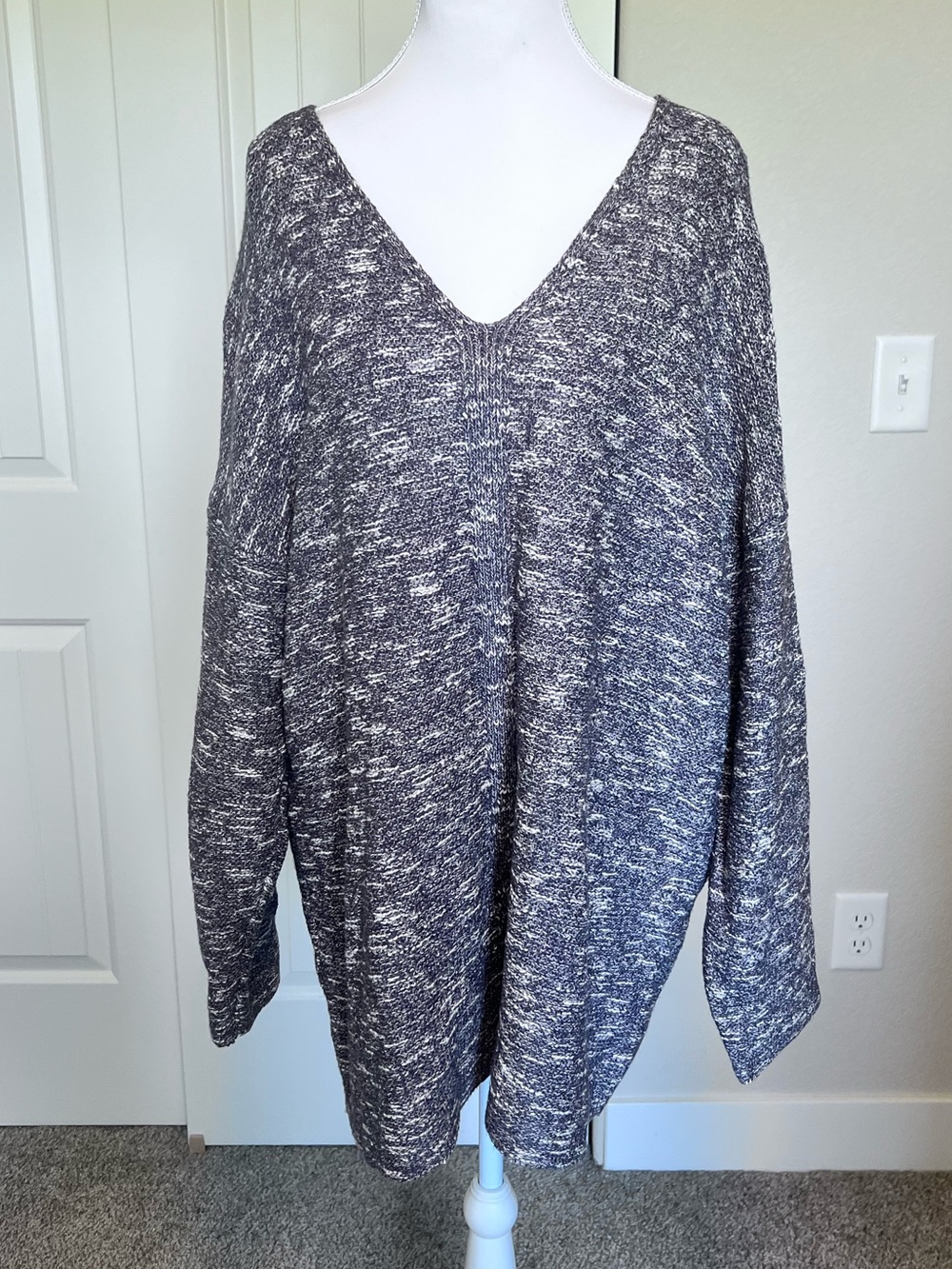 PureJill NWT $99. MSRP Caviar & White Marled V-Neck Sweater Cotton Blend Sz XL